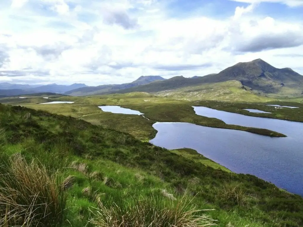 11 AUFREGENDE REISEZIELE IN EUROPA - WESTEUROPA 10 Reiseziele in Europa - Nordschottland - See & Berge