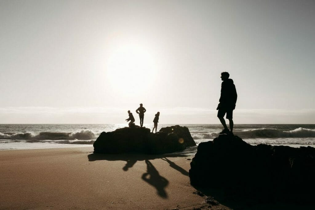 PHOTOGRAPHY TIPS: 7 PHOTOGRAPHERS SHARE THEIR TIPS TO INSTANTLY TAKE BETTER PHOTOS 1 Photography Tips - Ocean with beach in low light